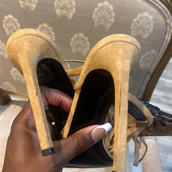 Gucci Fringe Sandal Heel - Picture 6 of 9